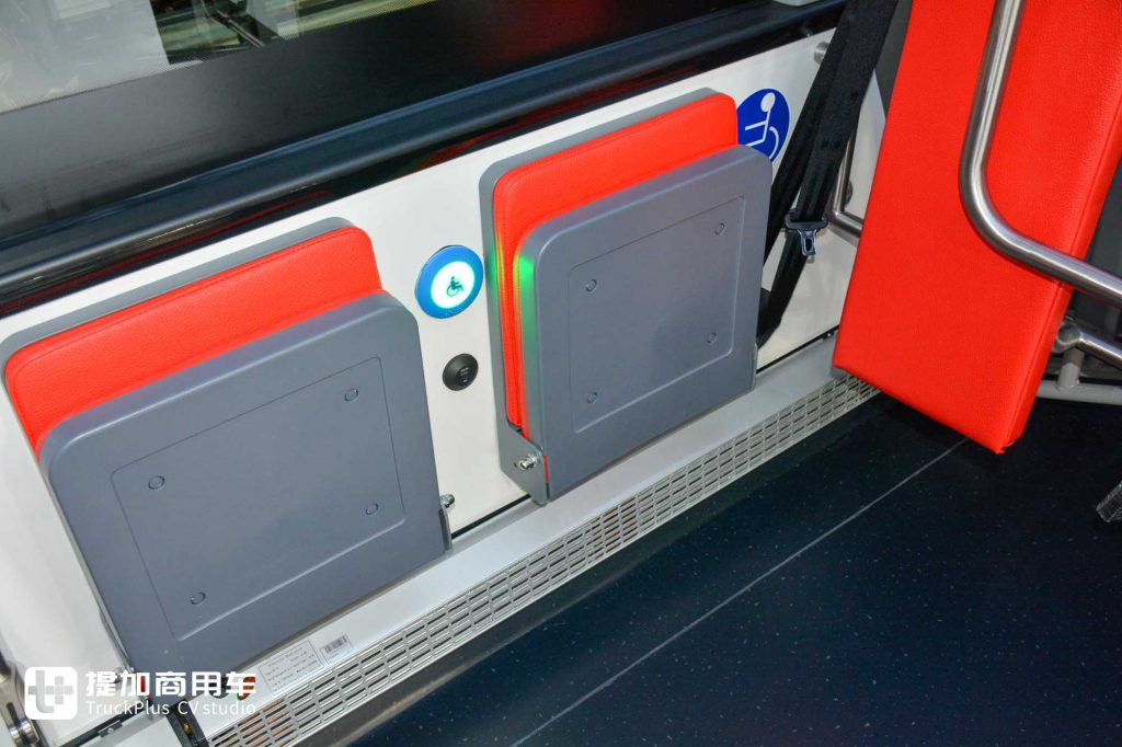 MG品牌的纯电动公交车？iEV12车型全球首发，带您看看实力几何！