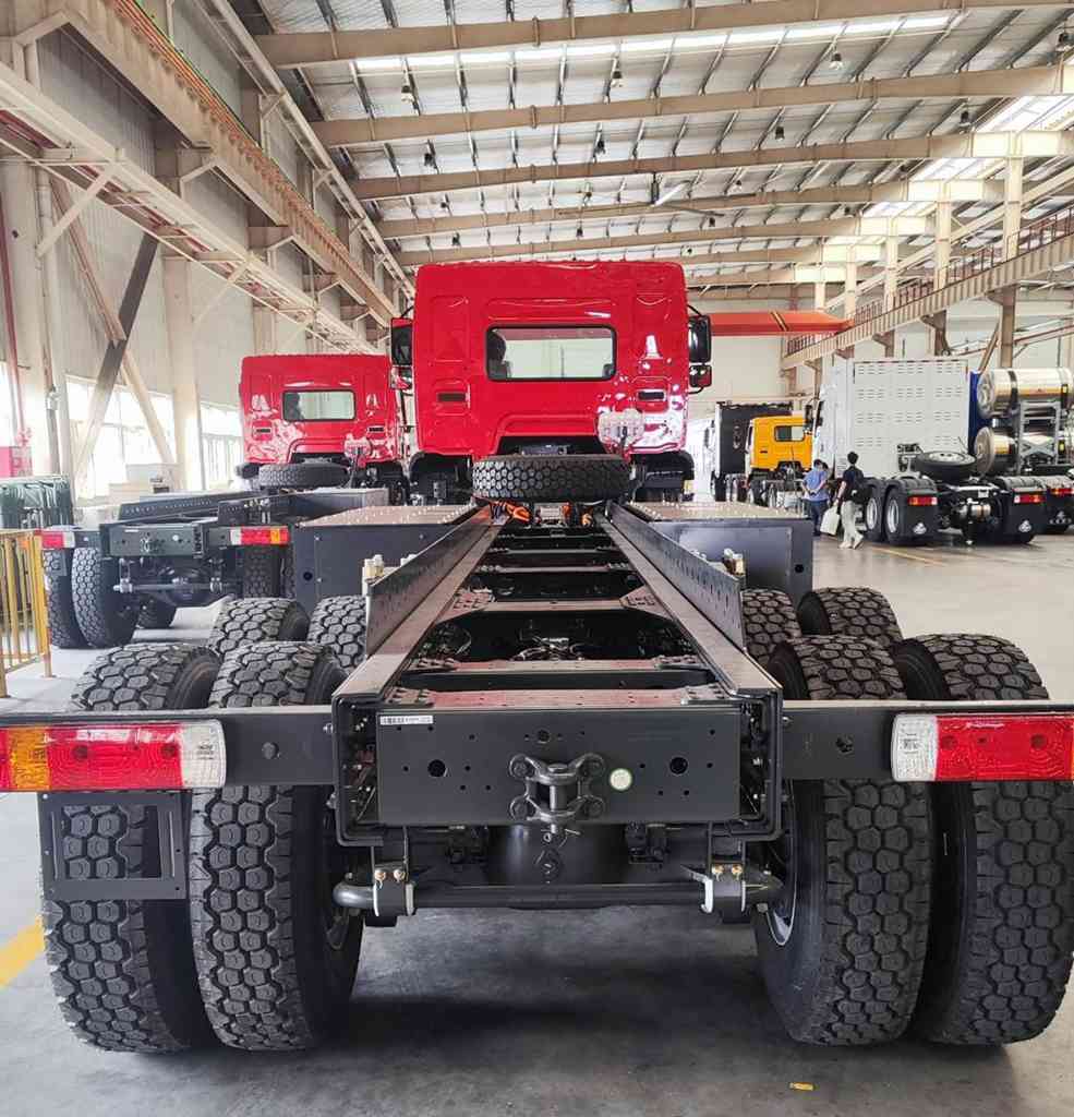 动力承载双标杆，乘龙H5 8X4纯电自卸车定义城建运输新标准