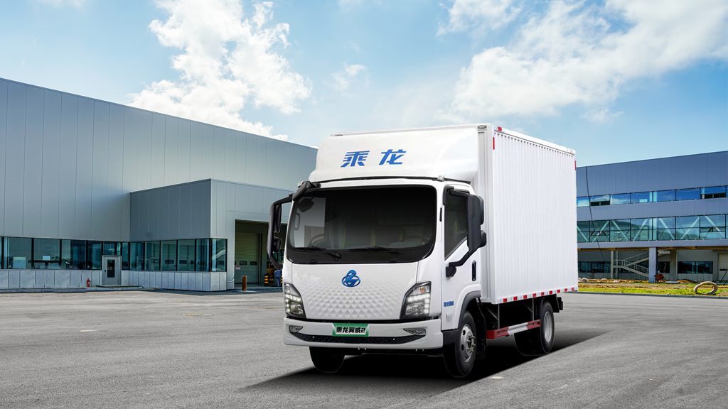 16分钟超快充+450km续航！乘龙翼威2大电量轻卡城配创富利器