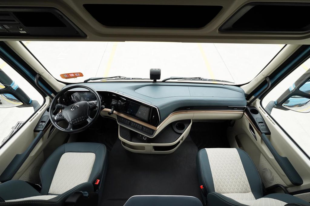 每公里电耗1.1度的秘密：乘龙翼威5为何成为重卡新标杆