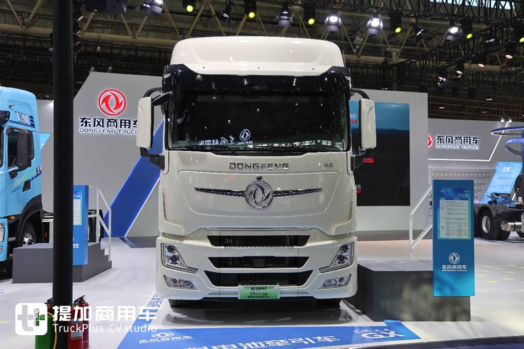 欧洲人抢着要的国产氢能半挂，续航超700km，欧洲版东风天龙GX氢燃料电池牵引车实拍