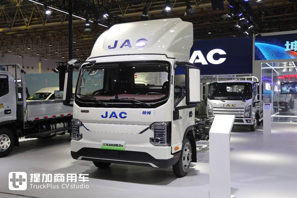 再次亮相2025武汉车展，带你看江淮帅铃ES9为何称得上是旗舰电动轻卡