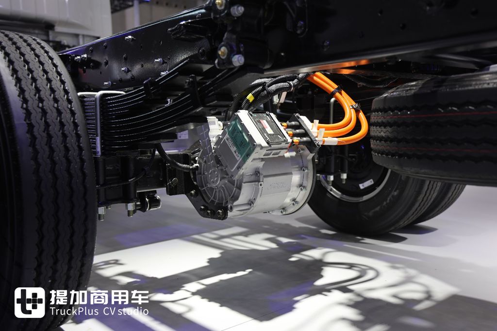 再次亮相2025武汉车展，带你看江淮帅铃ES9为何称得上是旗舰电动轻卡