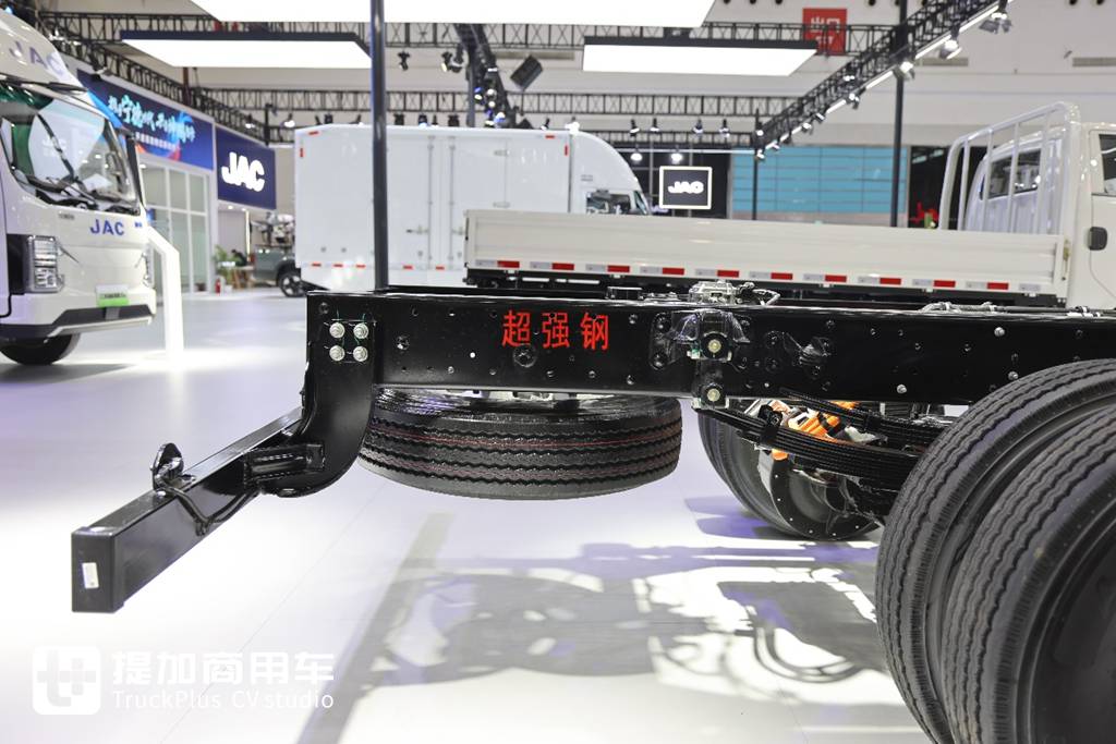 再次亮相2025武汉车展，带你看江淮帅铃ES9为何称得上是旗舰电动轻卡