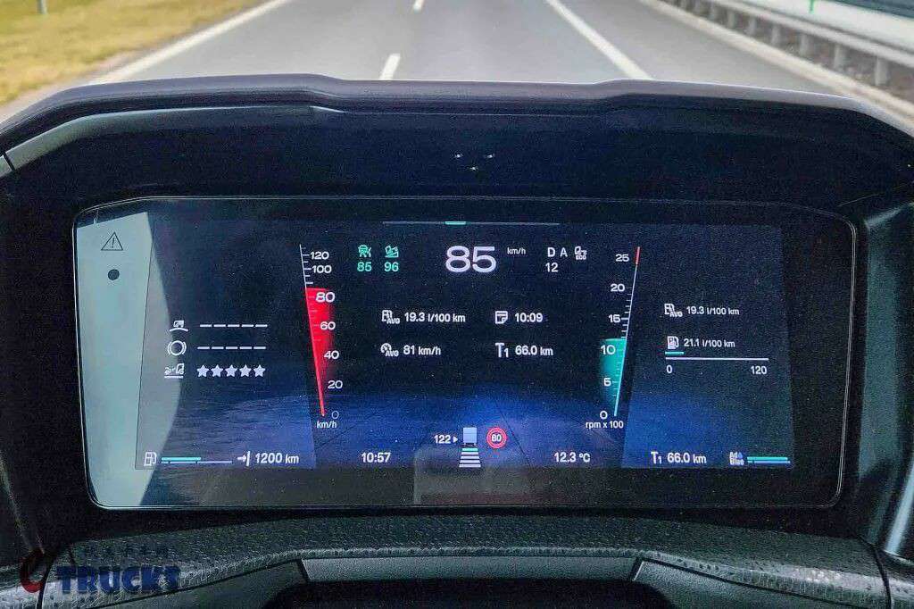更小更轻更便宜，或将国产？斯堪尼亚全新Super 11五缸柴油机实力几何？油耗动力实测来了！