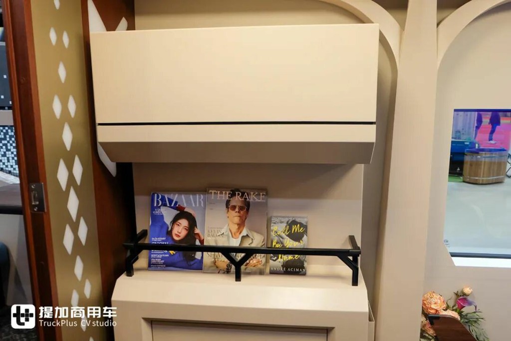 城市客车爆改移动办公室！比亚迪J6定制版Living Car亮相，这配置真不错