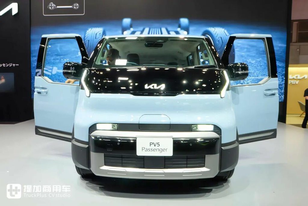 起亚的电动VAN车，客运货运全满足！起亚PV5登陆日本市场，实拍带你看实力几何