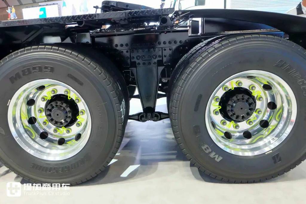 曾是东风天龙的“兄弟”，日产柴还记得吗？今年恰逢诞生90周年，还推出了一款UD Quon纪念版牵引车！