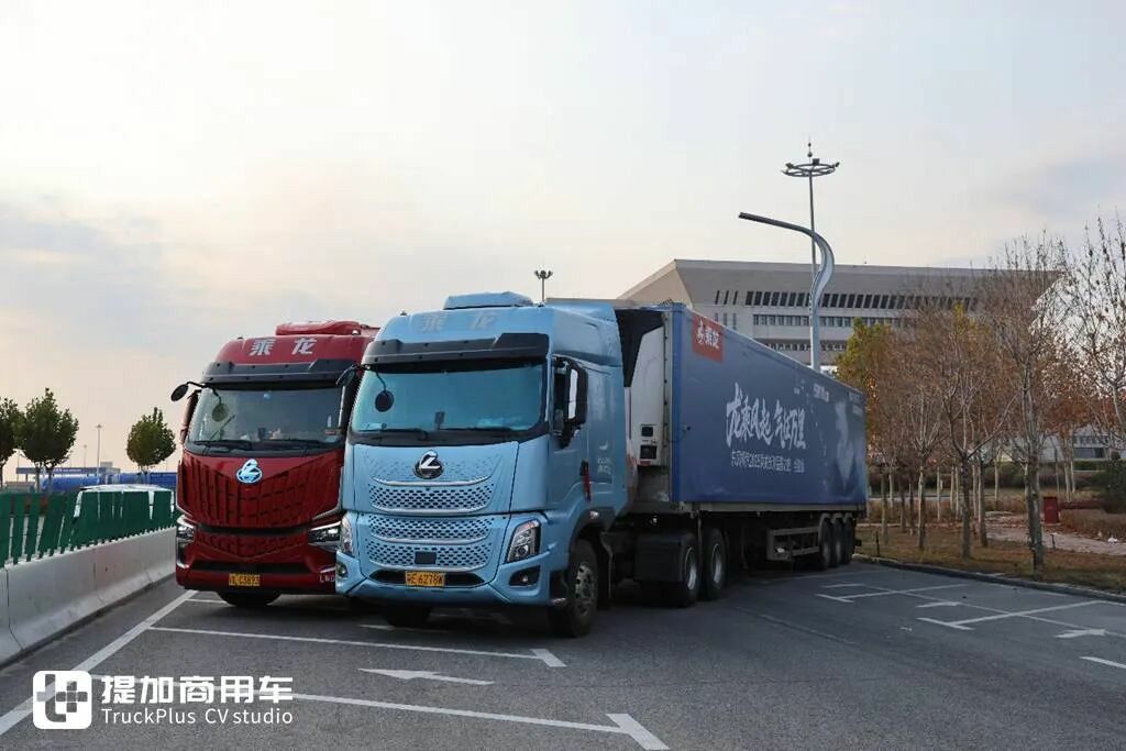 乘龙HK燃气牵引车穿越新疆，新疆各种极限路测下，它的表现如何？