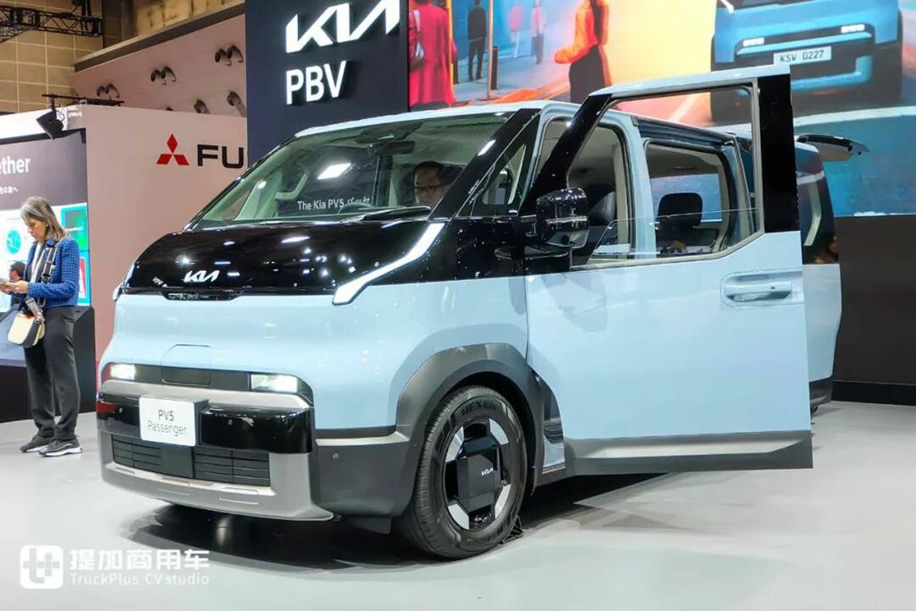 起亚的电动VAN车，客运货运全满足！起亚PV5登陆日本市场，实拍带你看实力几何