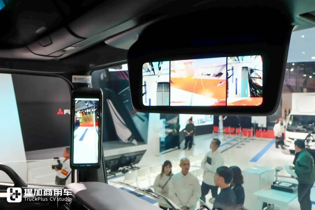 2025日本移动出行展｜氢内燃机、氢燃料电池卡车同台竞技！三菱扶桑现场展车阵容实拍