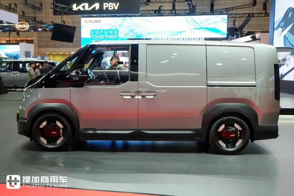 起亚的电动VAN车，客运货运全满足！起亚PV5登陆日本市场，实拍带你看实力几何