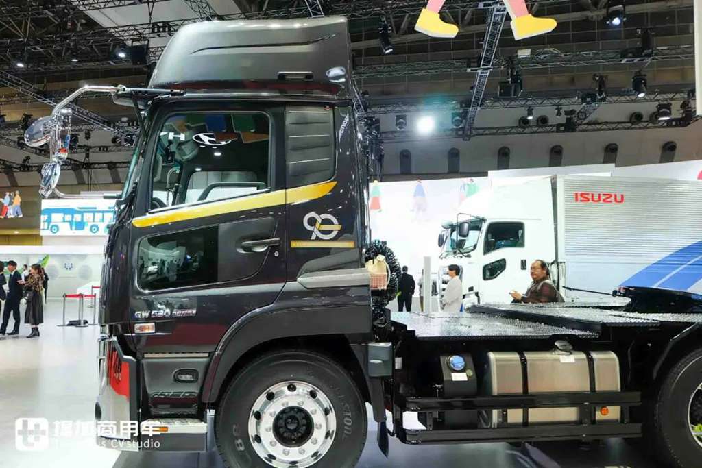 曾是东风天龙的“兄弟”，日产柴还记得吗？今年恰逢诞生90周年，还推出了一款UD Quon纪念版牵引车！