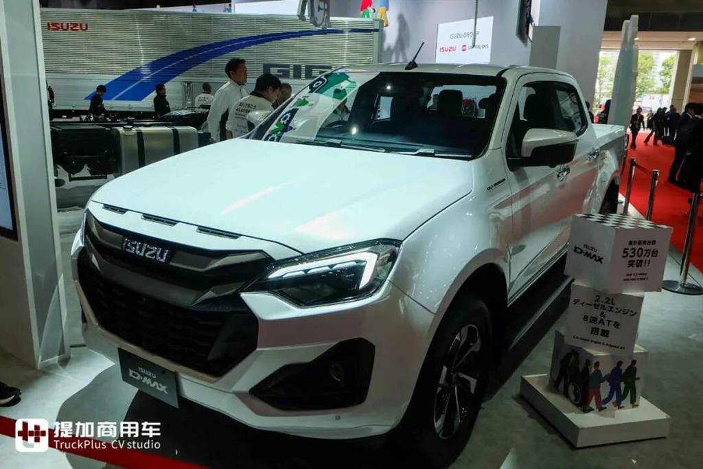 2025日本移动出行展｜新款Giga亮相，UD日产柴车型抢眼，五十铃集团现场展车实拍