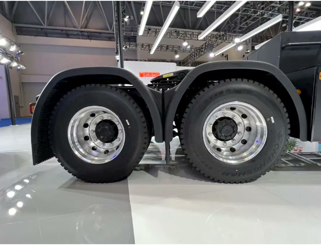 “A2狠人”新座驾，庆铃铃界超充重卡破局出征