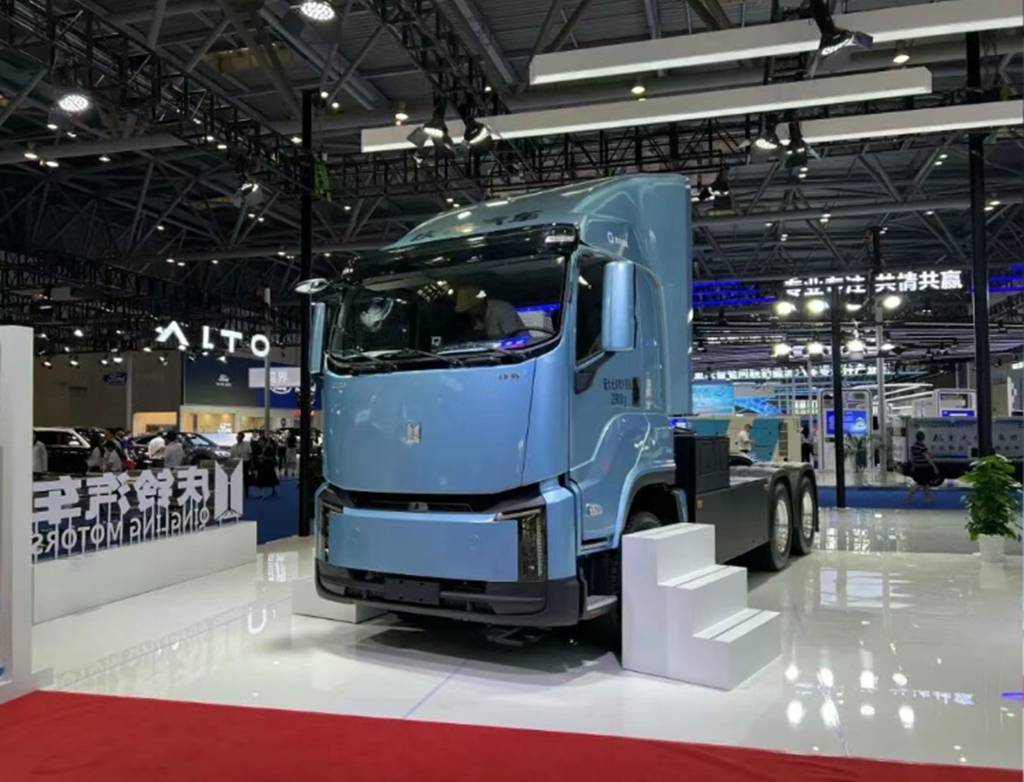 “A2狠人”新座驾，庆铃铃界超充重卡破局出征