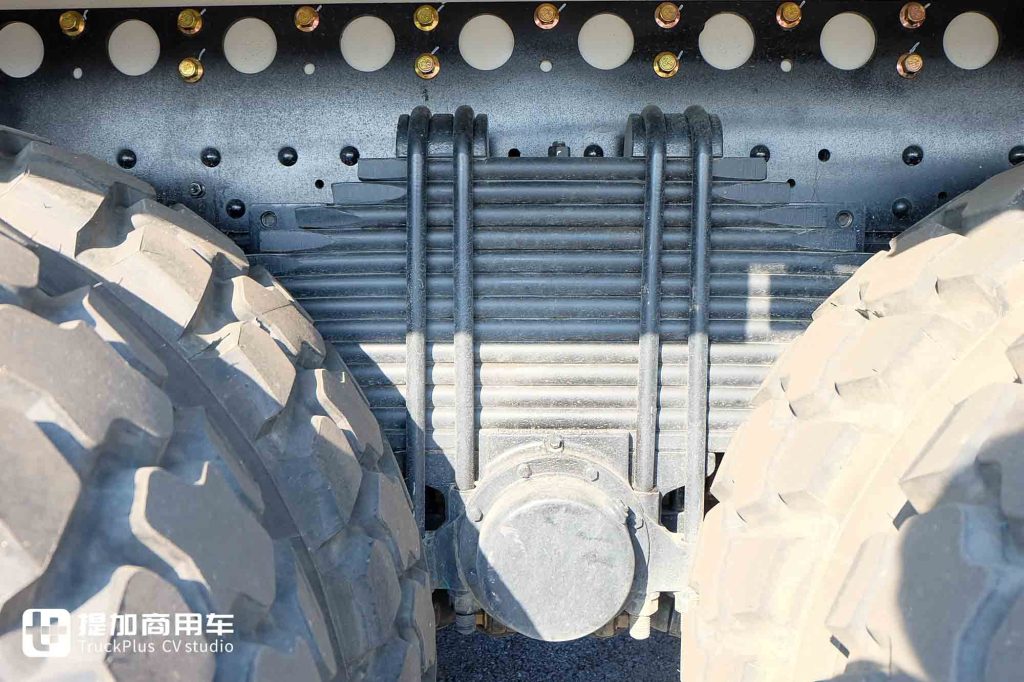 全球重载运输新标杆!东风新疆X7-C新平台来袭,实拍工程车带您看实力几何!