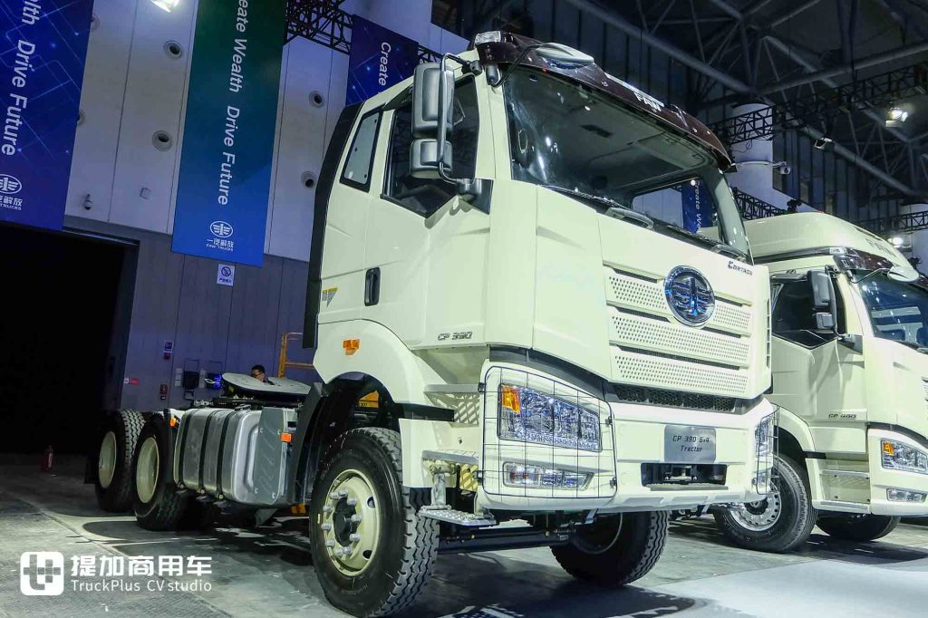 公路列车牵引车、全驱工程车抢眼!解放海外品牌CORTRON来袭,实拍带您看亮点车型!
