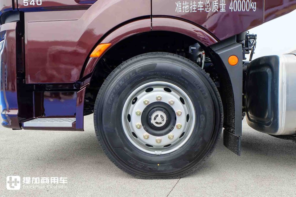 解放J6家族又添新成员！内外焕新的J6 Pro车型，到底还有哪些不一样？