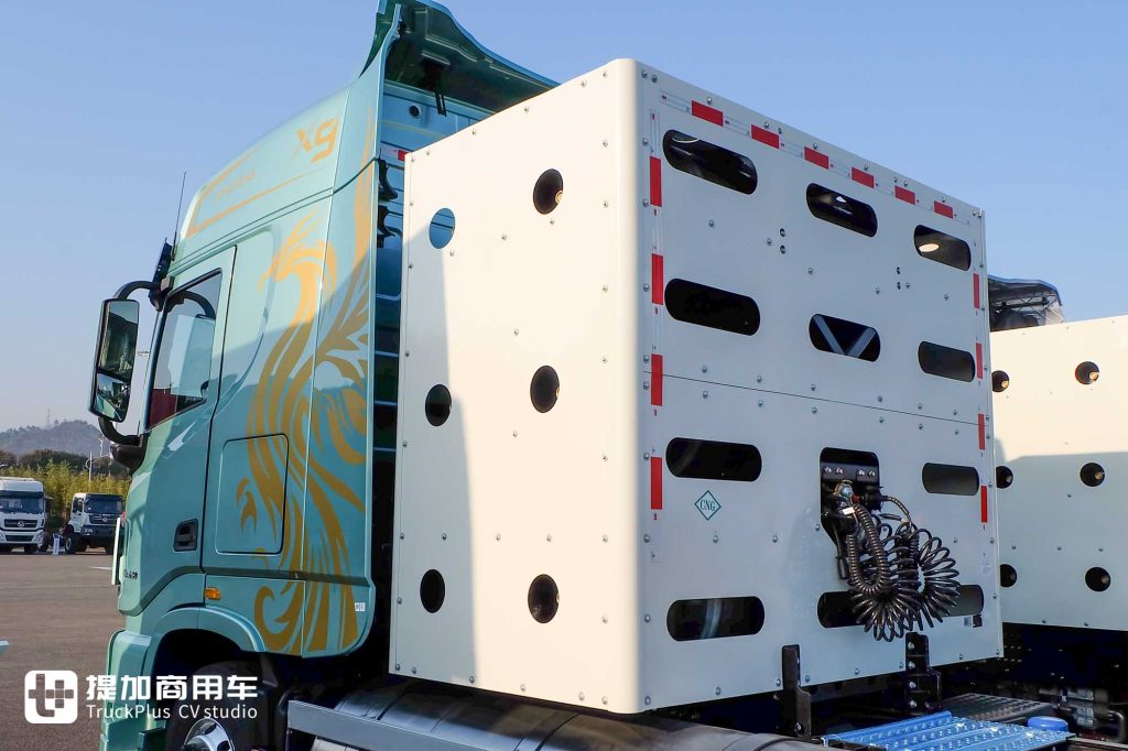 630匹大马力，CNG/LNG都能烧！东风新疆畅行X9双燃料天然气牵引车实拍