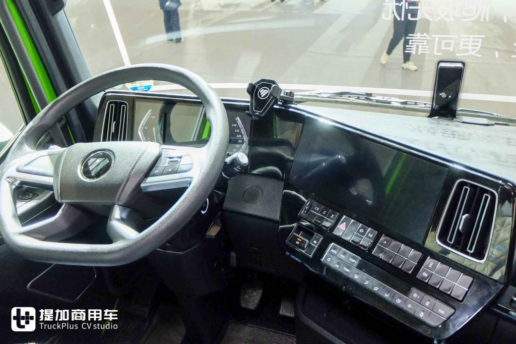 600度大电池？更有舒适驾乘体验，欧曼银河TM纯电动自卸车来袭，实力几何？