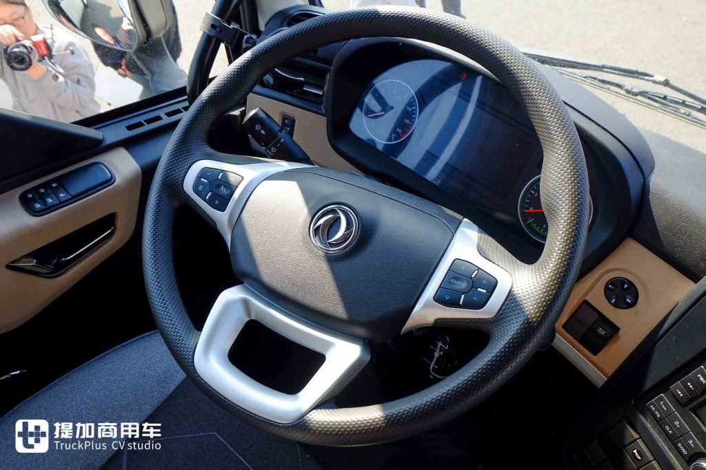 全球重载运输新标杆!东风新疆X7-C新平台来袭,实拍工程车带您看实力几何!