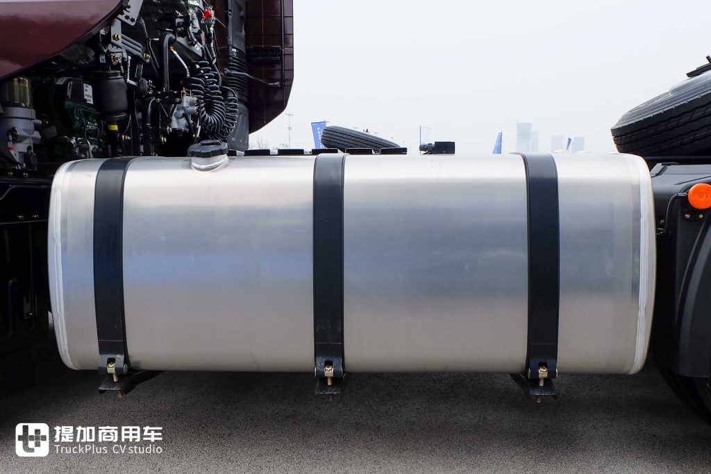 解放J6家族又添新成员！内外焕新的J6 Pro车型，到底还有哪些不一样？