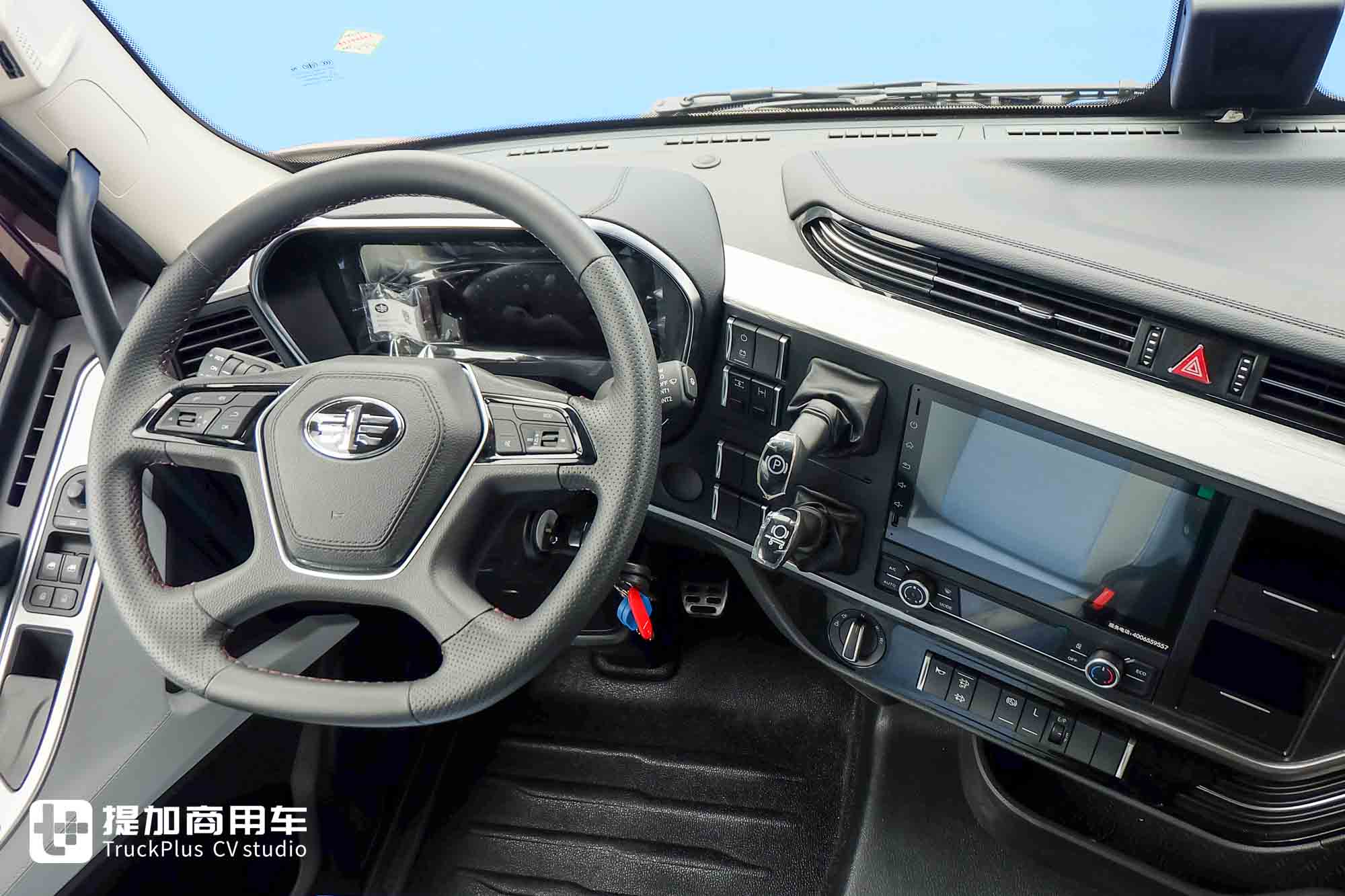 解放J6家族又添新成员！内外焕新的J6 Pro车型，到底还有哪些不一样？