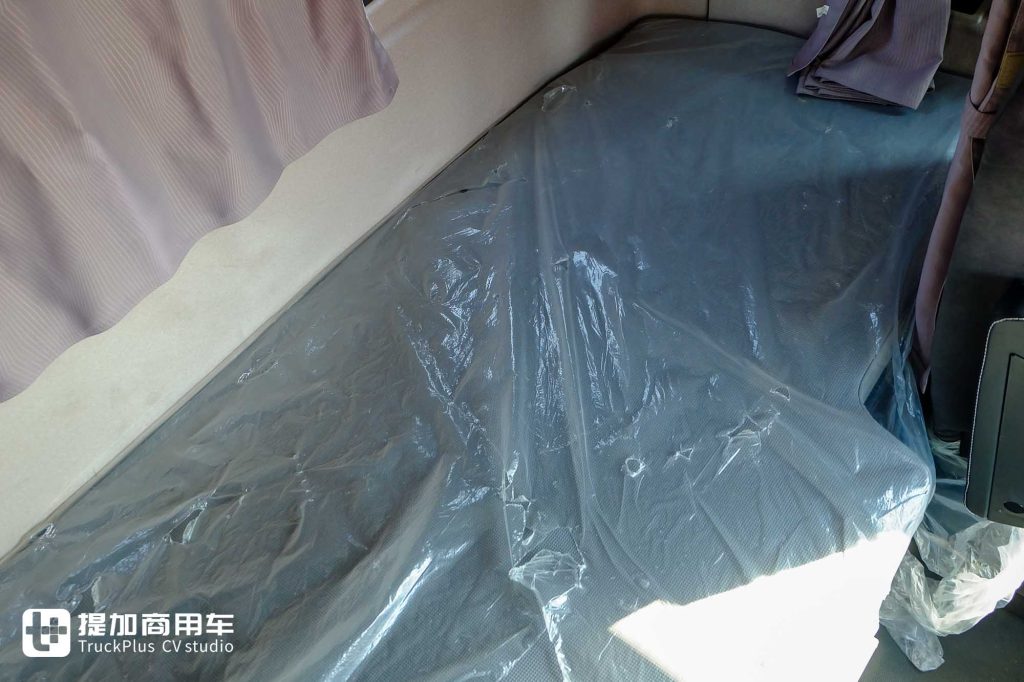 600匹的东方力量！东风新疆畅行X9出口版牵引车实拍，和国内版有何不同？