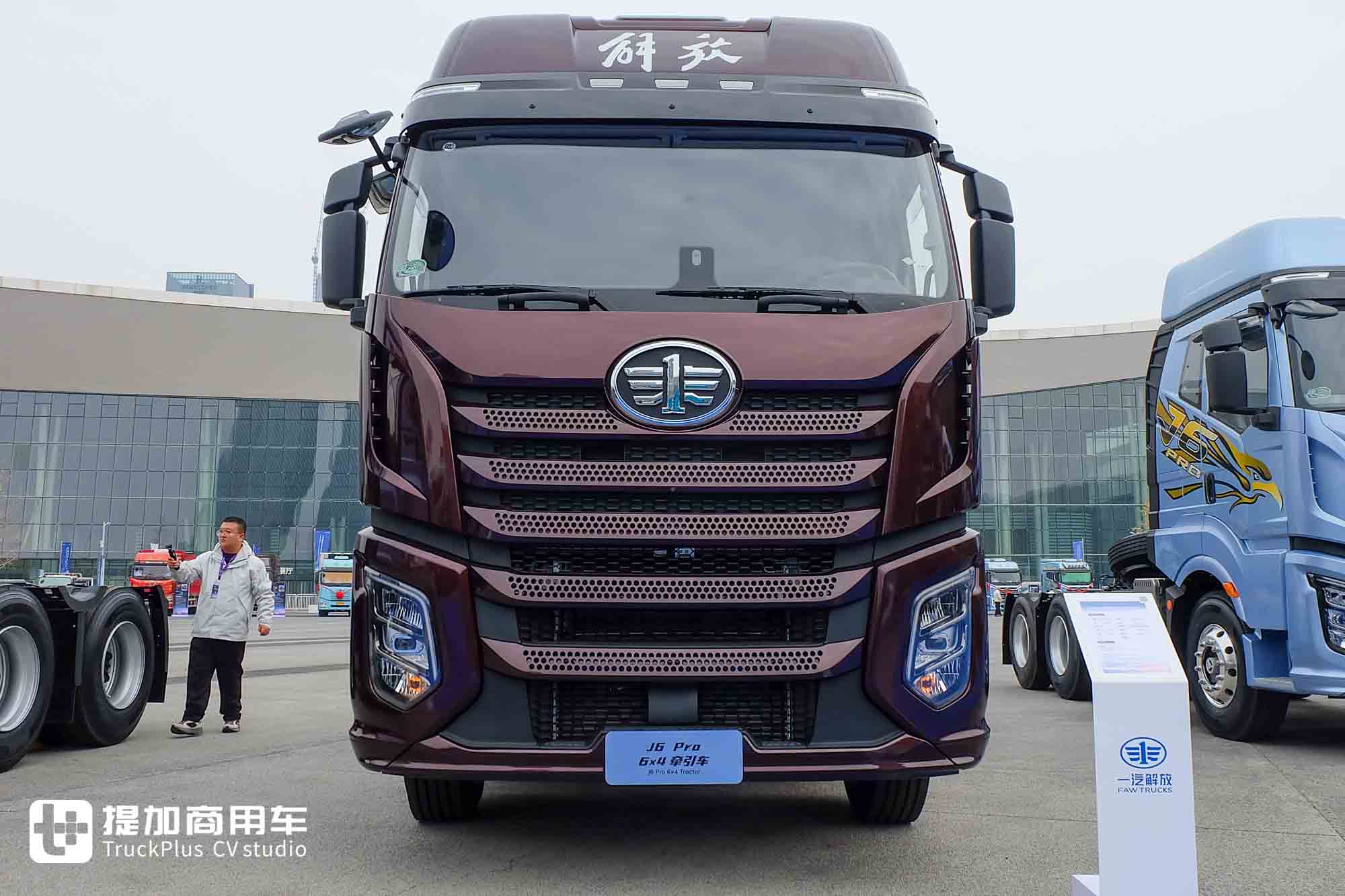 解放J6家族又添新成员！内外焕新的J6 Pro车型，到底还有哪些不一样？