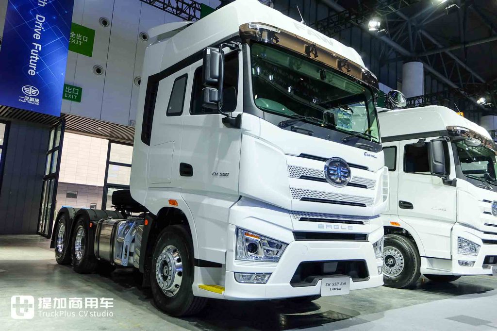 公路列车牵引车、全驱工程车抢眼!解放海外品牌CORTRON来袭,实拍带您看亮点车型!