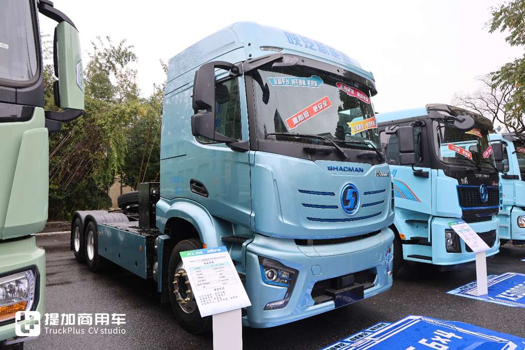 纯平地板驾驶室，还是全新专属造型，陕汽最新推出的H6000E纯电动重卡实拍