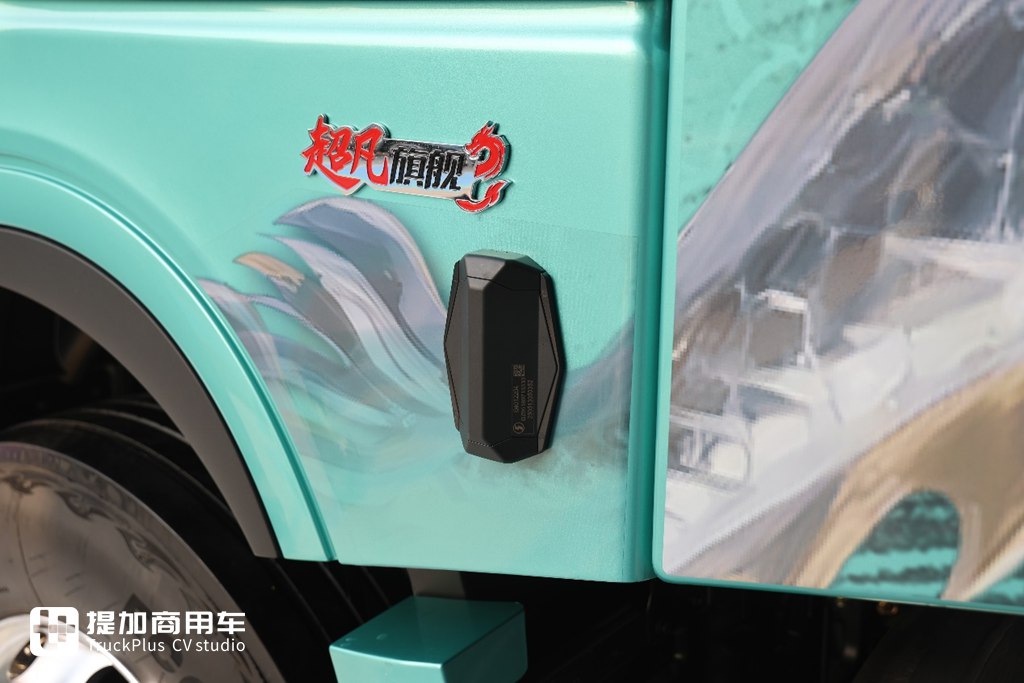 高端再进一步，全新德龙X6000来袭，实拍超凡旗舰牵引车带你看都升级改进了啥！