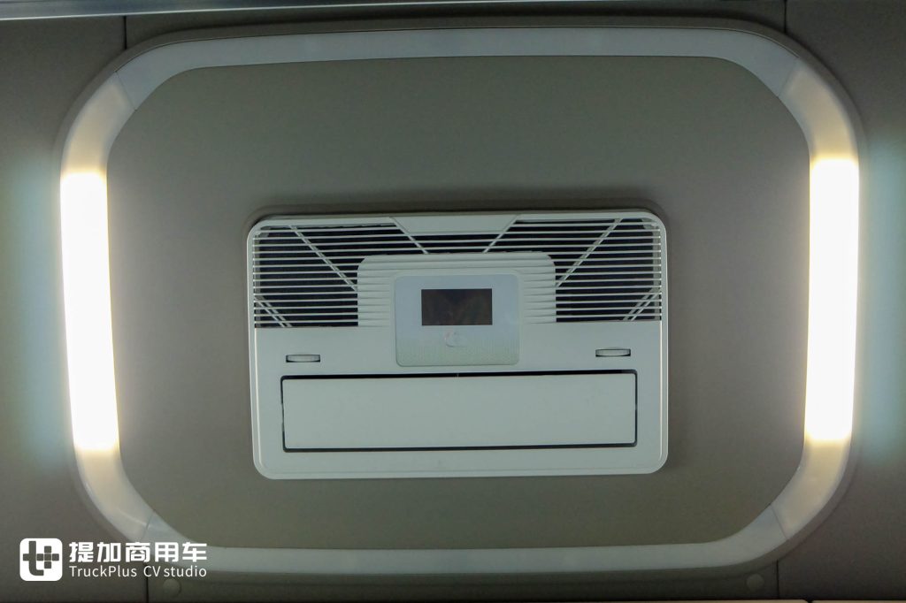 720马力3600牛·米！它是燃气车的“最强王者”？欧曼银河7天然气牵引车实拍
