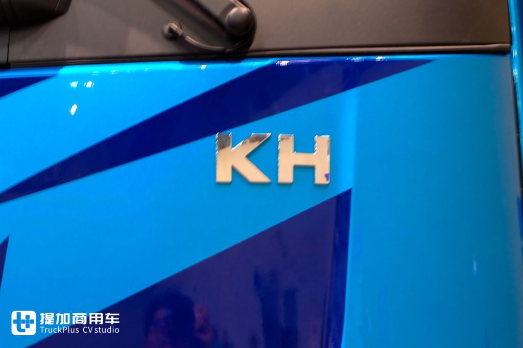 再续天龙传奇?东风天龙KH携全新平台亮相,实拍带你看有什么不一样!