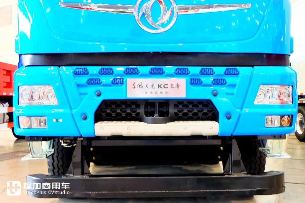 600匹大马力!针对高原渣土砂石运输打造,东风天龙KC王者自卸车实拍