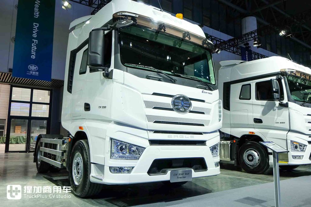 公路列车牵引车、全驱工程车抢眼!解放海外品牌CORTRON来袭,实拍带您看亮点车型!