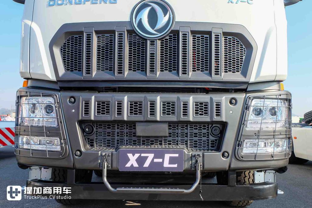 全球重载运输新标杆!东风新疆X7-C新平台来袭,实拍工程车带您看实力几何!
