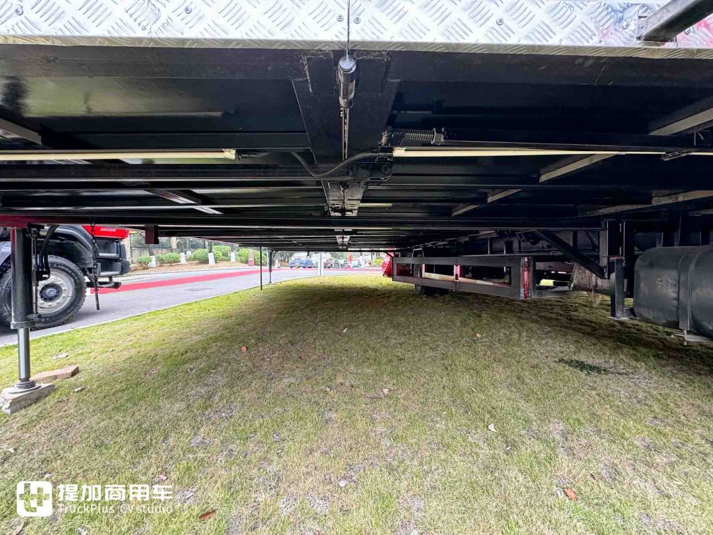 卡车秒变150㎡大酒店？哪里需要开哪里！乘龙M3V移动宴席车实拍