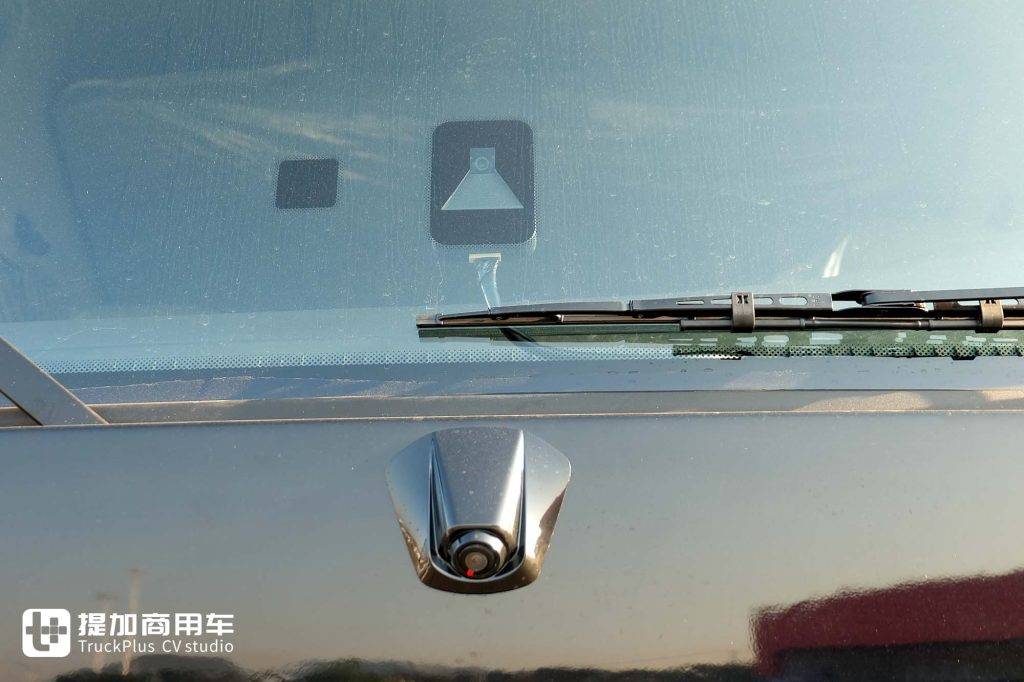 630匹大马力，CNG/LNG都能烧！东风新疆畅行X9双燃料天然气牵引车实拍