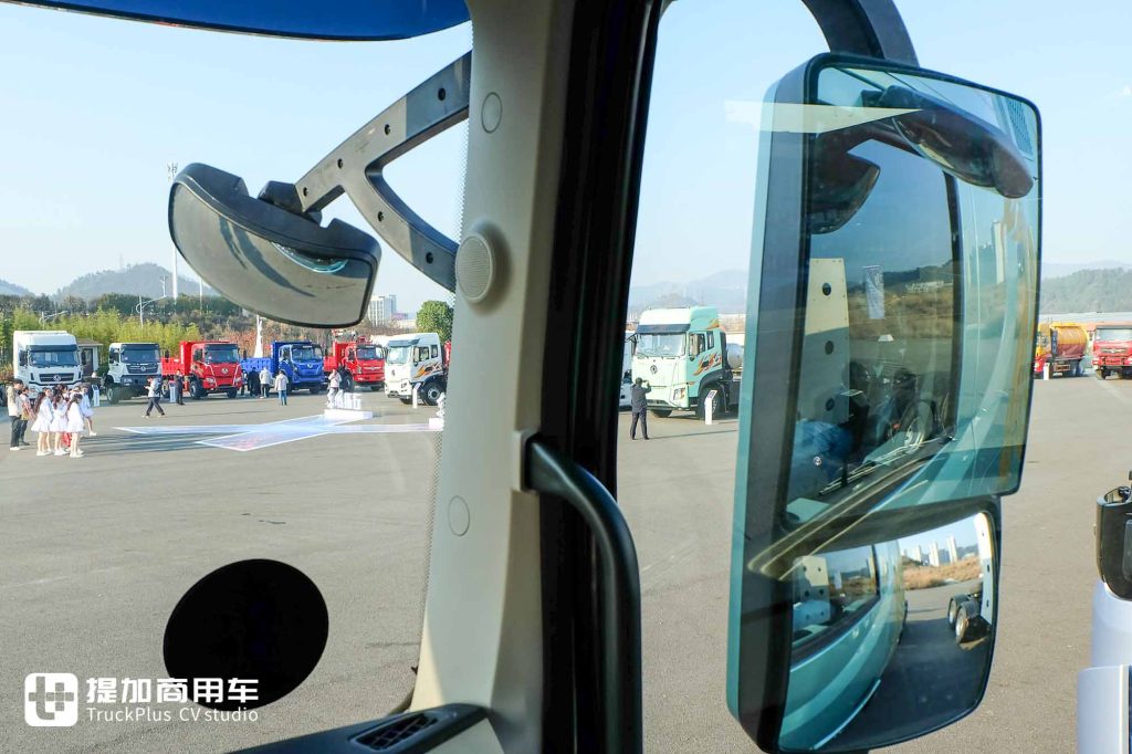 630匹大马力，CNG/LNG都能烧！东风新疆畅行X9双燃料天然气牵引车实拍