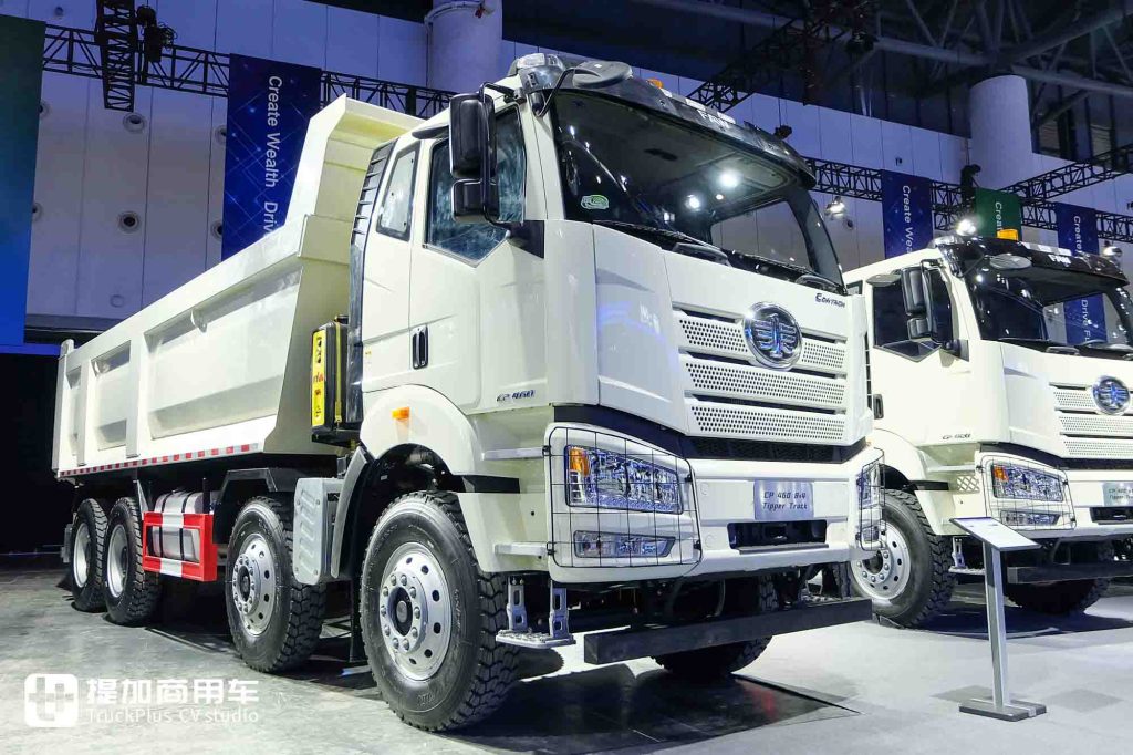 公路列车牵引车、全驱工程车抢眼!解放海外品牌CORTRON来袭,实拍带您看亮点车型!