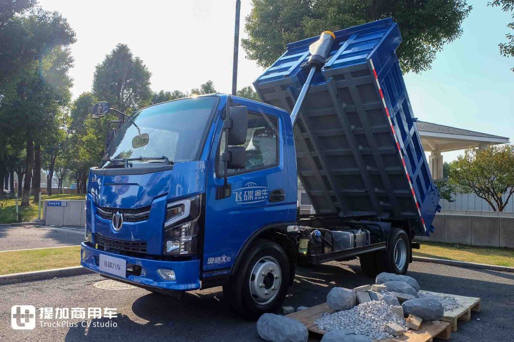 极限承载能力突出，还有1830MM宽体舒适驾驶室？飞碟金牛X5小自卸车实拍