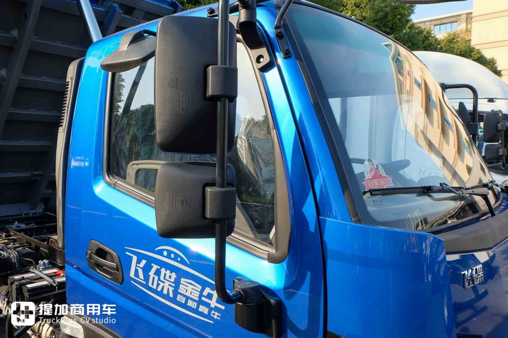 极限承载能力突出，还有1830MM宽体舒适驾驶室？飞碟金牛X5小自卸车实拍
