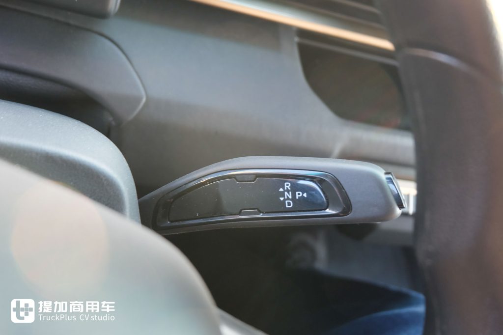 续航超1500公里的新能源轻卡来袭,还有智慧生活舱,远程星智TXM液态新能源轻卡实拍!