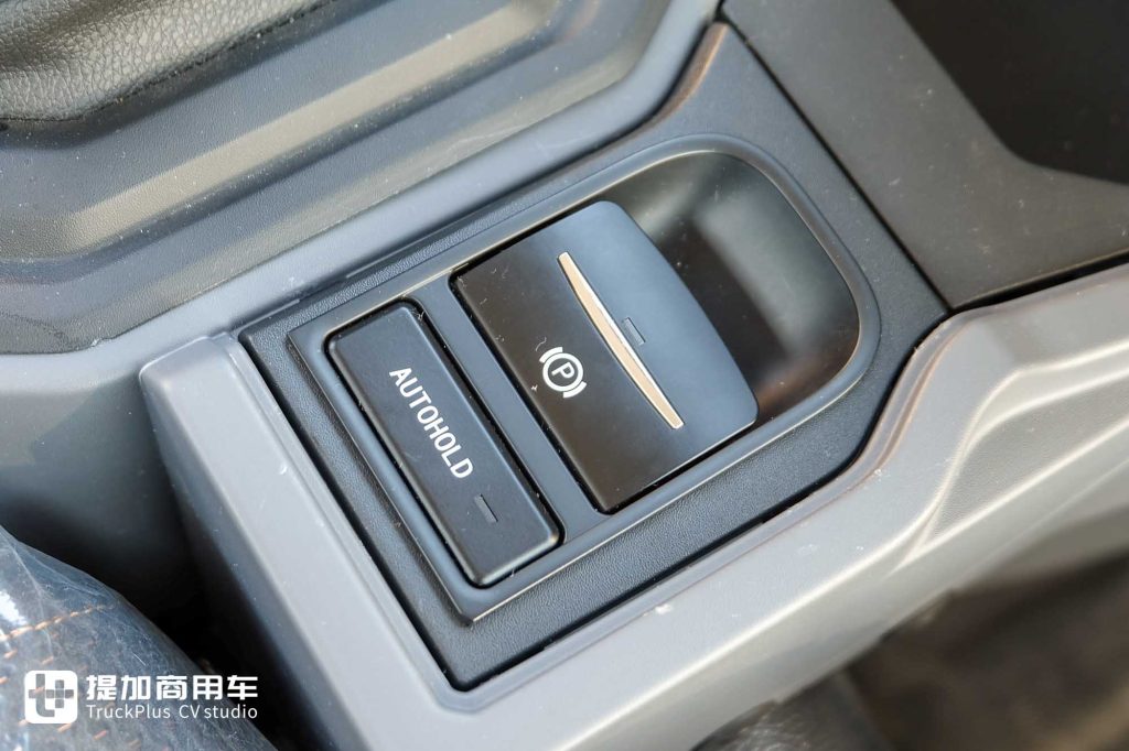 配140度宁德时代电池，跨城运输神器？飞碟EW7纯电动轻卡实拍