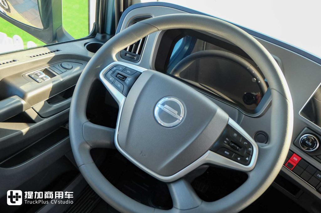 纯电平台+480KM续航，专为资源运输打造！北京重卡蓝梦7纯电动牵引车实力几何？