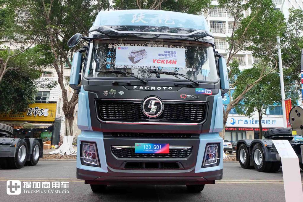 玉柴的燃气机也这么给力？乘龙、欧曼等品牌都在用，带你看玉柴年会上的燃气重卡阵容！
