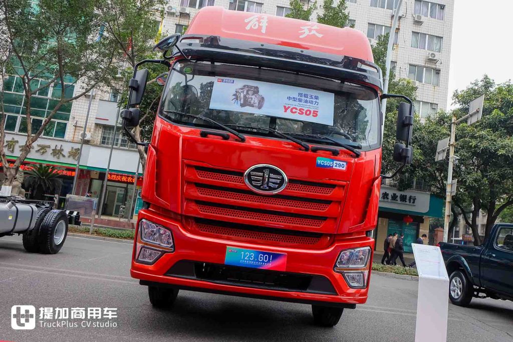 柴油动力扎实，飞轮增程动力更抢眼！玉柴2026合作伙伴大会现场还有哪些重卡车型？
