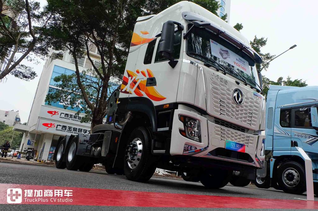 玉柴的燃气机也这么给力？乘龙、欧曼等品牌都在用，带你看玉柴年会上的燃气重卡阵容！